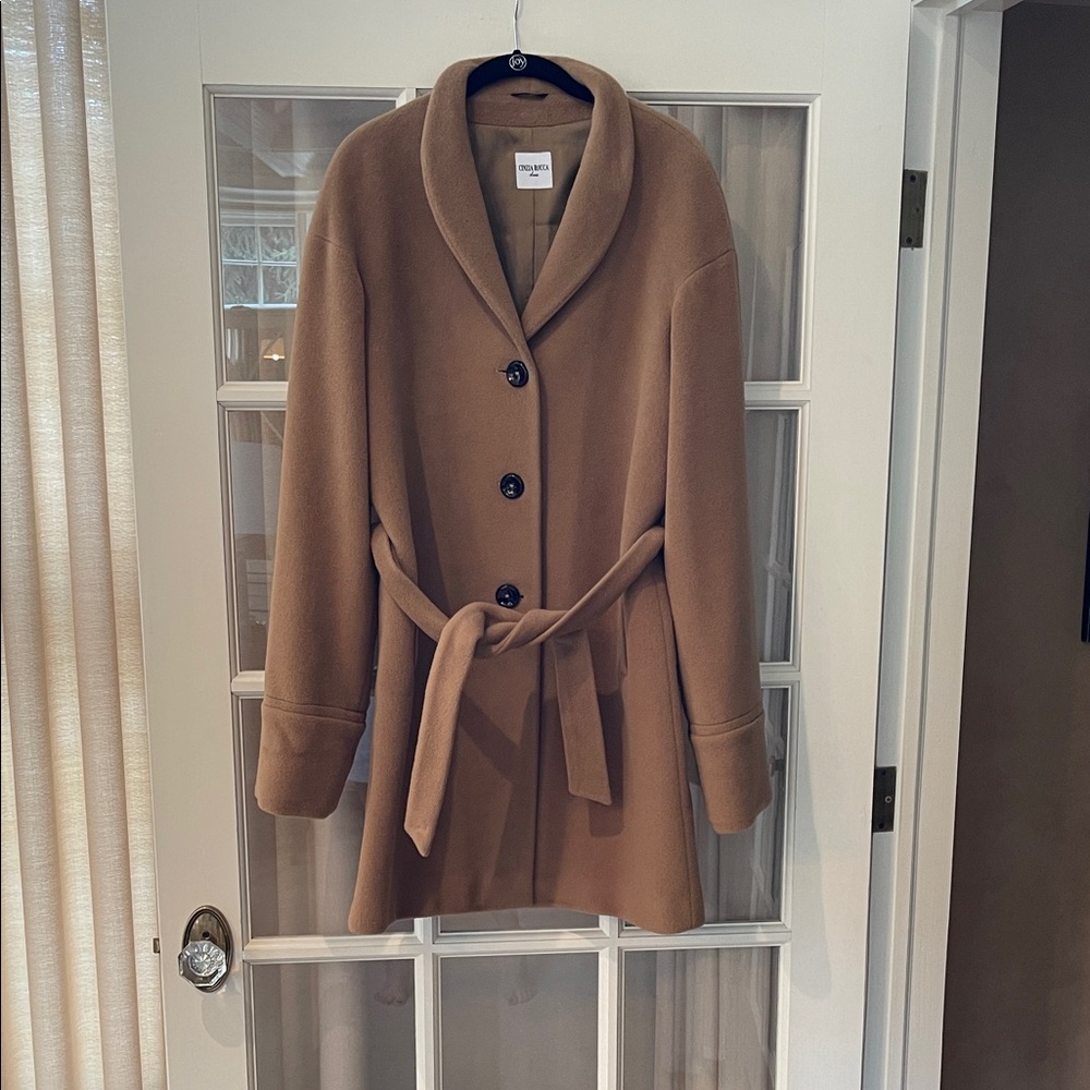 Woman’s Gorgeous Cinzia Rocca Angoria Wool Coat. Woman’s Size 10